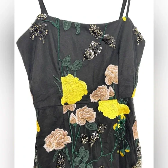 Lulu’s Flower Embroidered Sequin Dress Size Small Black and yellow . - Picture 3 of 11